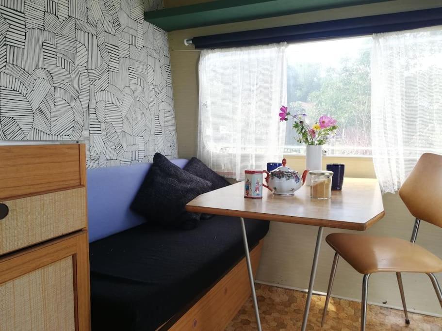Cute Little Caravan For 2 In Old Orchard Hem Exterior photo