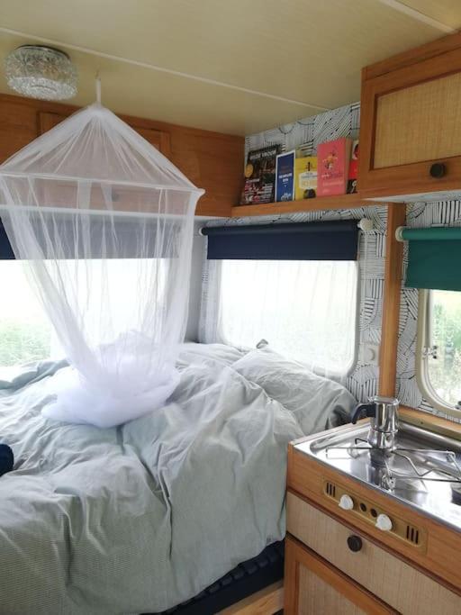 Cute Little Caravan For 2 In Old Orchard Hem Exterior photo